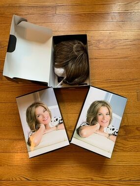 Toni Brattin Short Light/Med/Brown Lot of 3 Wig Classic Styled Finish all w/tags